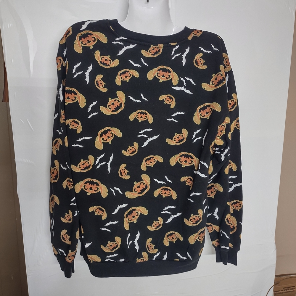 Disney Black and Gold Graphi Women's Crewneck Sweater
